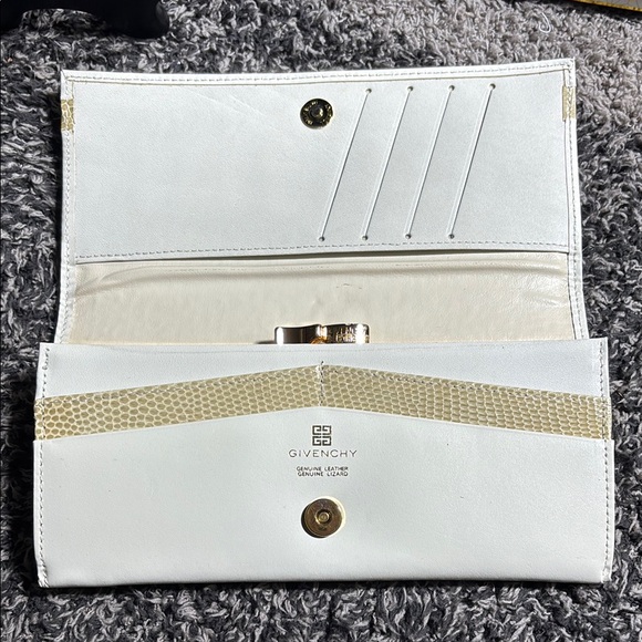 Elegant Vintage Givenchy Lizard White and Cream Women's Clutch/Wallet Kisslock - Picture 2 of 16